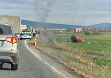 Baleset Hargita megyében: utánfutóval ütközött, amely elsodort egy másik autót 