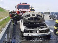 Teljesen kiégett egy robbanásveszélyes jármű az észak-erdélyi autópályán