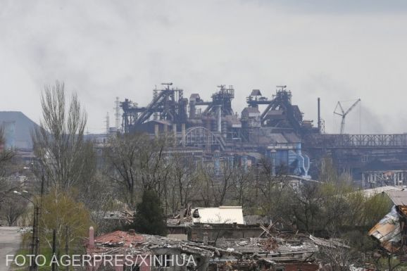 Orosz sajtóhírek szerint civilek hagyták el a mariupoli acélmű területét