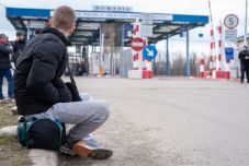 Több mint kilencezren menekültek át Romániába Ukrajnából az elmúlt napon