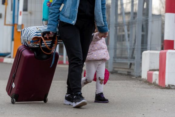 Meghaladta a 900 ezret a Románia felé menekülő ukrán állampolgárok száma