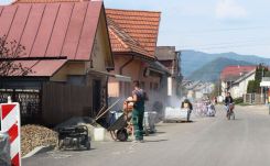 „Bár háború van és légiriadó, a helybéliek terveznek és dolgoznak”