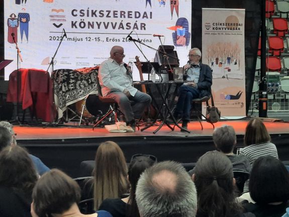 Bodor Ádám írói egyedisége: az értelmezés útvesztőiről beszélgettek Csíkszeredában