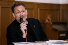 „Ezt az egy filmet akarom megrendezni” – Erdélyhez is kapcsolódó filmtervéről mesélt Bartis Attila