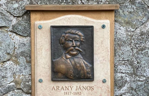 Emléktáblát avattak Arany Jánosnak A walesi bárdokból ismert Montgomeryben