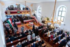 Felszentelték Vámosgálfalva felújított református templomát