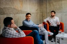 Guld Ádám médiakutató: a közösségi média eltűntette a valódi sztárokat