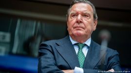 Csökkenthetik Gerhard Schröder volt német kancellár juttatásait