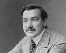 Szajbély Mihály irodalomtörténész: „Az érdekelt, hogyan mehetett tönkre egy ilyen briliáns ember, mint Csáth Géza”