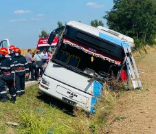 Romániai vendégmunkásokkal teli busz borult fel Spanyolországban