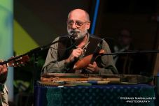 Budapesti tücsökmuzsikával érkezik Csíkszeredába Gryllus Dániel 