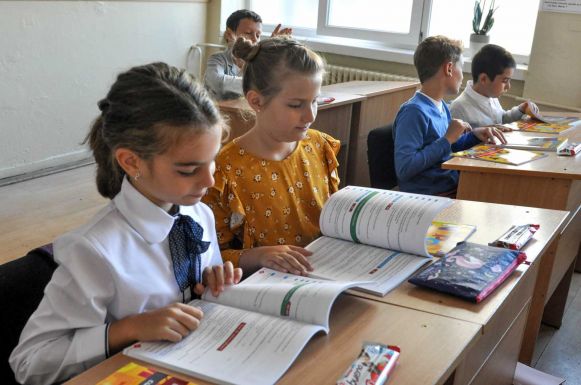 Maros megyében több mint négyezer kisiskolás vesz részt az egységes felmérésen