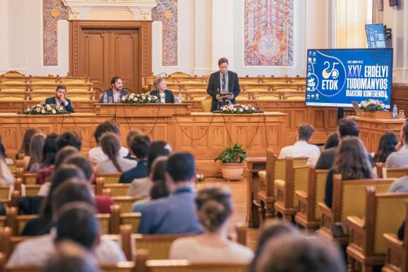 Megnyílt Kolozsváron a 25. Erdélyi Tudományos Diákköri Konferencia