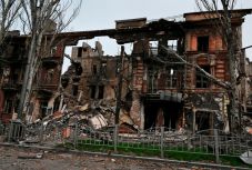 Az Azovsztal és Mariupol teljes „felszabadításáról” tett jelentést Sojgu Putyinnak 