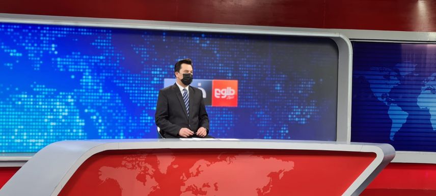 Maszkban tiltakoznak afganisztáni műsorvezetők a kolléganőik kötelező elfátyolozása ellen