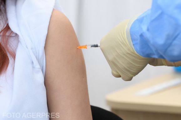 Dr. Lorenzovici László: augusztus közepétől ajánlott felvenni a negyedik oltást