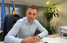 Nem tetszik az AUR-nak, hogy Novák Eduárd nem énekelte el a román himnuszt