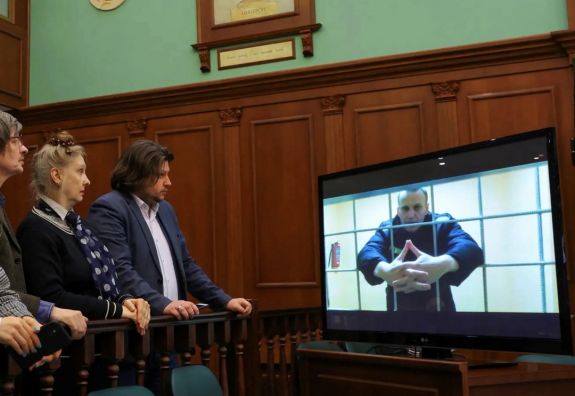 Az orosz bíróság megerősítette Alekszej Navalnij kilencéves börtönbüntetését