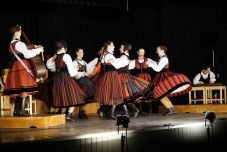 Pünkösdi előadásra készül a Hargita Nemzeti Székely Népi Együttes