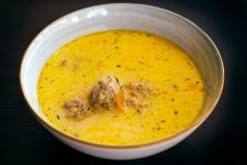 Erdély ízei: húsgombóc leves