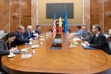 Nukleáris energiáról, gabonaszállításról tárgyalt a kormányfő az amerikai szenátus küldöttségével