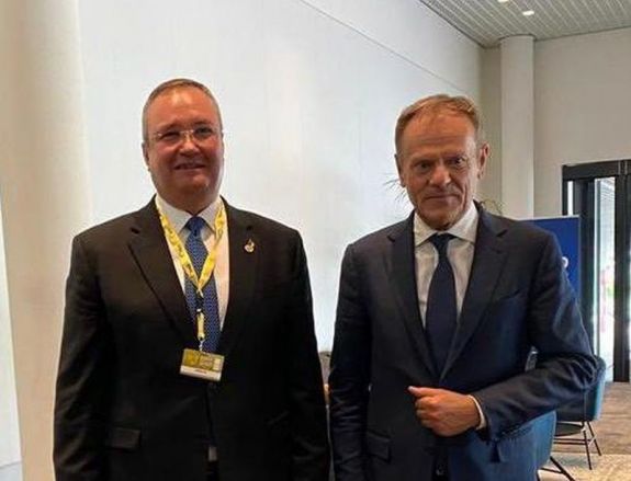 Nicolae Ciucă Románia és az EU politikai és gazdasági helyzetéről egyeztetett Donald Tuskkal