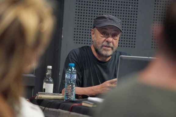 A kolozsvári, a ljubljanai és a konstancai színház közös produkcióját rendezi Tompa Gábor