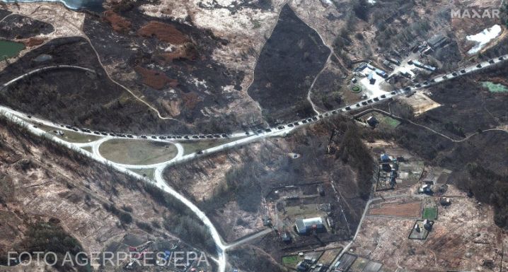 Mintegy 64 kilométer hosszúságú orosz katonai konvoj tart Kijev felé