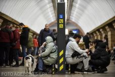 Oroszország: korlátozzák a kritikus rádiók és televíziók elérhetőségét