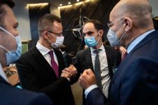 Szijjártó: minden eddiginél kiélezettebb helyzetben kerül sor a NATO-külügyminiszterek ülésére