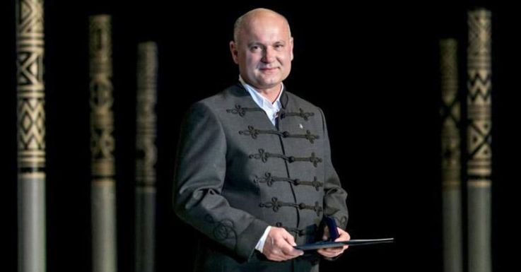 Matl Péter kárpátaljai szobrászművész a háború alatt is alkot, és három családot fogadott be