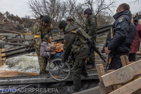 Sikerül-e biztonságos humanitárius folyosót biztosítani a menekülő civileknek? (percről percre)
