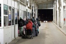 Az orosz invázió óta közel 320 ezren menekültek át Romániában Ukrajnából