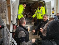 Cukorbeteg ukrajnai gyermekeknek vittek segélyszállítmányt Marosvásárhelyről 