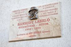 Emléktáblát avattak a Tüskevár Matula bácsijának Bánhidy László szatmárnémeti szülőházán