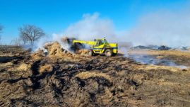 Négy nap után sikerült eloltani a lángoló szalmabálákat