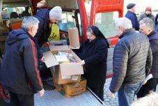 Bihar megyei települések vezetői vittek segélyszállítmányt több kárpátaljai településre