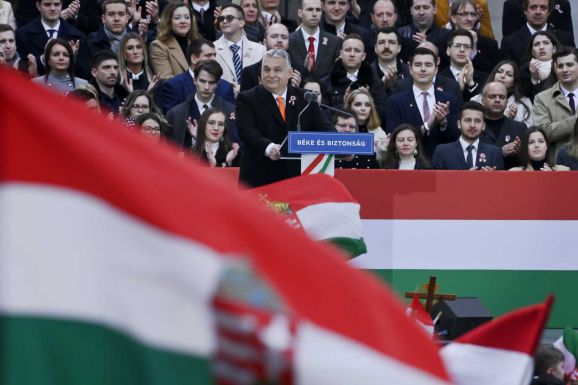 FRISSÍTVE – Orbán Viktor: a világ csak azokat tiszteli, akik kiállnak magukért
