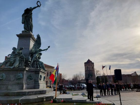 Aradi megemlékezés: szolidaritását fejezte ki a kárpátaljai magyarokkal az RMDSZ elnöke