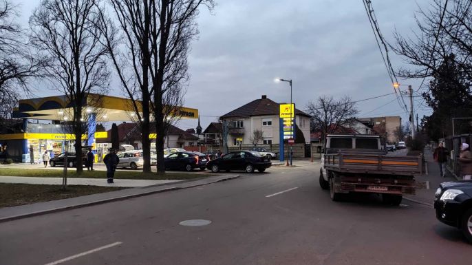 A kormány mérlegeli az üzemanyag jövedéki adójának csökkentését és az élelmiszerek áfamentesítését