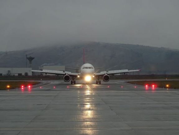 Áprilistól heti ötre növeli budapesti járatainak számát a marosvásárhelyi reptér
