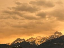 Mint a Marson: a szaharai portól narancssárgává vált az ég Nyugat-Európában