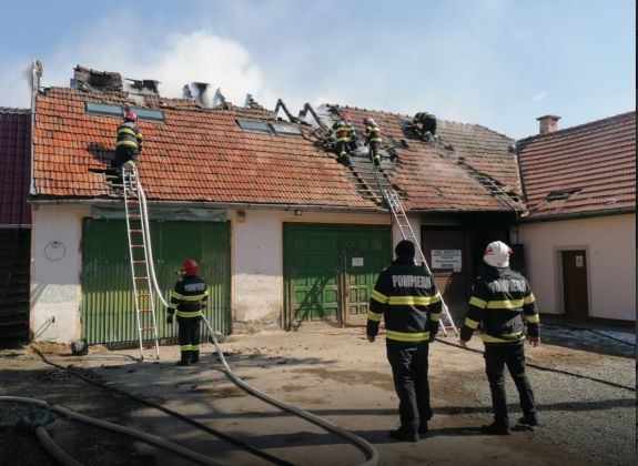 Tűzeset Csíkszeredában: egy öntőműhelyben csaptak fel a lángok