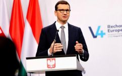 Lengyelország hivatalosan is javasolni fogja az ukrajnai békemissziót