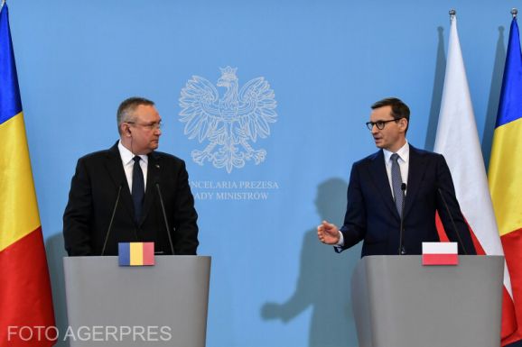 A lengyel kormányfő totális kereskedelmi embargót szorgalmaz Oroszország ellen