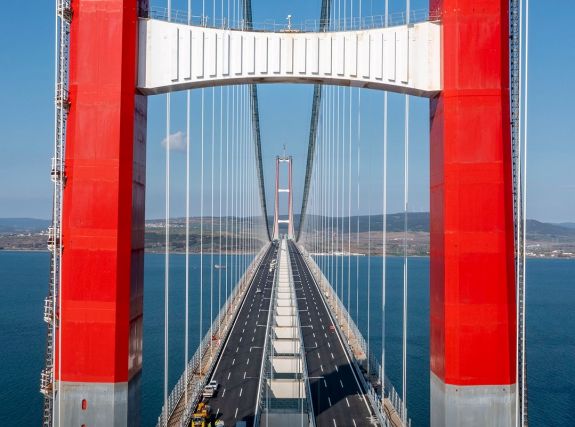 Világrekorder függőhidat avattak fel Törökországban