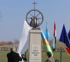 A 32 évvel ezelőtti véres román–magyar összecsapásra emlékeztek Marosszentgyörgyön