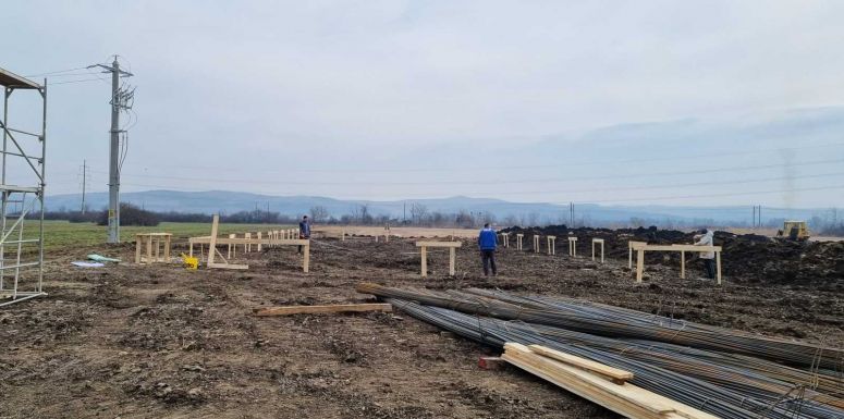 Korszerű sportbázis építésébe kezdtek Nagyenyeden