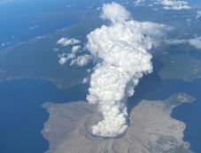 Ezreket kellett evakuálni egy vulkán miatt a Fülöp-szigeteken