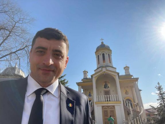 George Simont választották meg pártelnöknek az AUR tisztújító kongresszusán